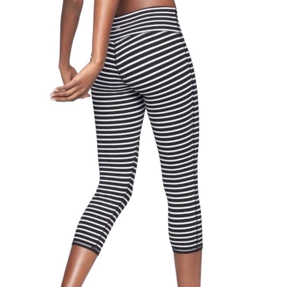 Athleta Stripes Chaturanga Capri leggings size small very gently used